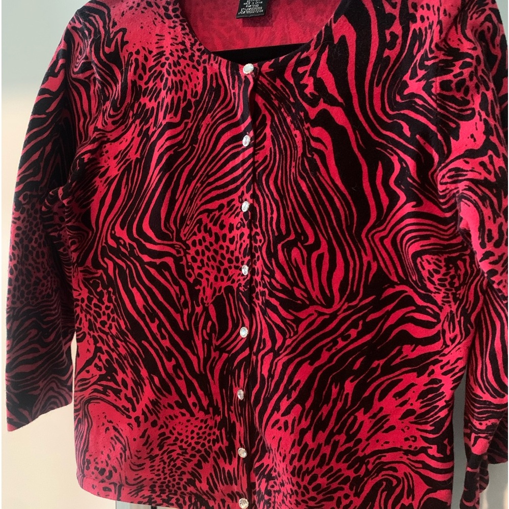 Beautiful cardigan- wear alone or open with a tank